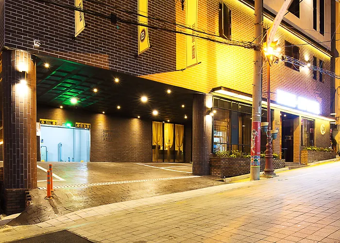 Brown Dot Station 3* Busan
