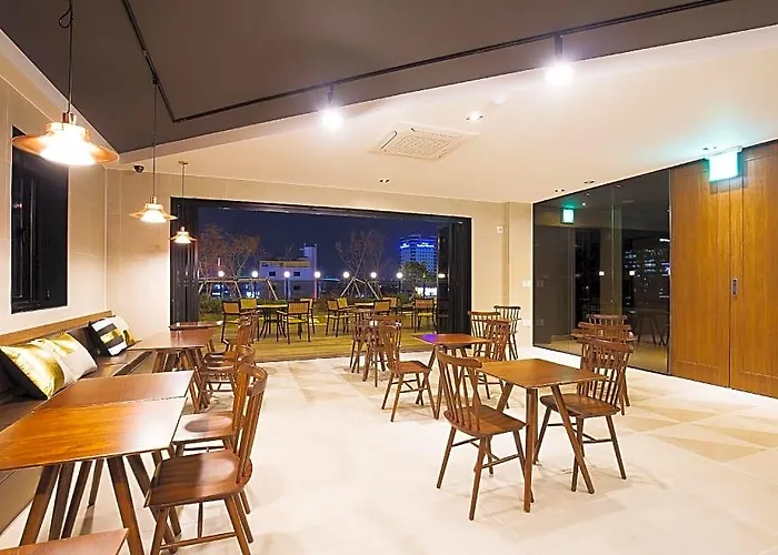 Hotel Brown Dot Station 3*