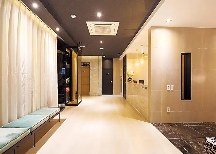 Brown Dot Station Hotel Busan