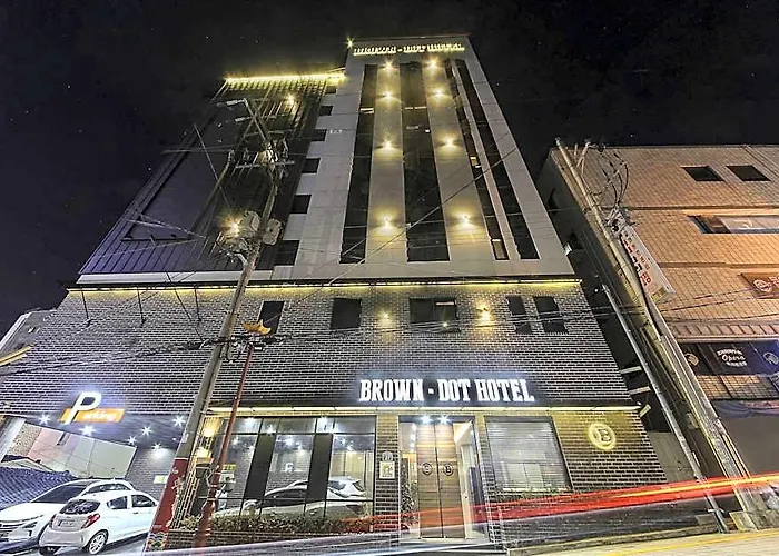 Brown Dot Station ホテル 3*