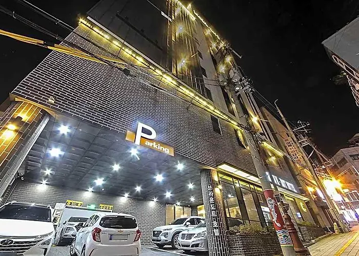 Brown Dot Station 3* Busan