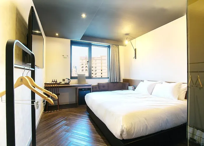 Hotel Brown Dot Station