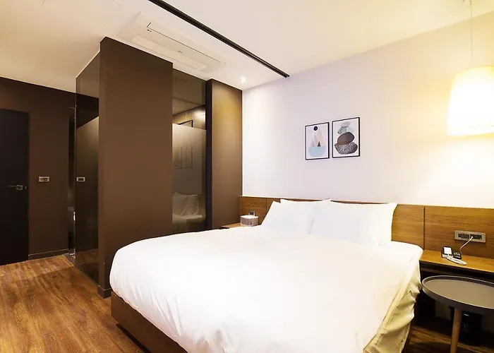 Hotel Brown Dot Station
